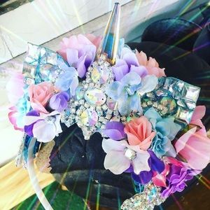 !!SOLD ON MERC!! LED Unicorn horn